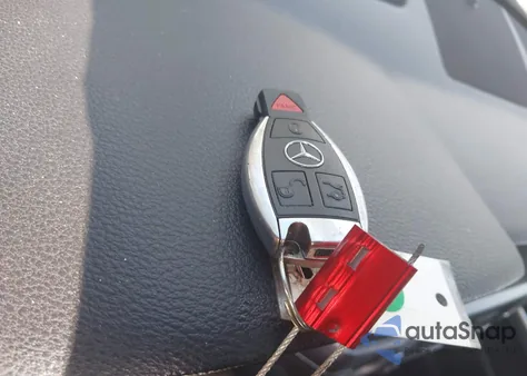 2010 Mercedes-Benz Glk 350 4Matic из США, поврежденный, VIN WDCGG8HB9AF414157